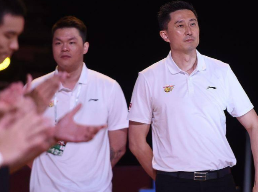 开云体育-广东队3人起飞，杜锋朱芳雨看错1名外援，前锋黑马将支援辽粤大战